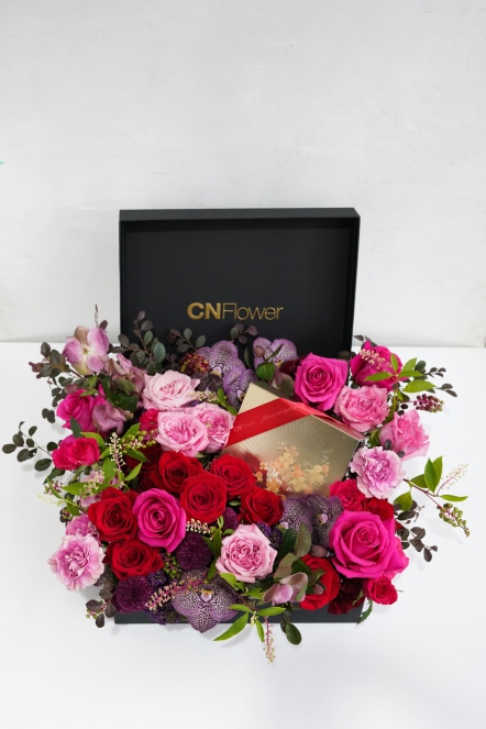 CN金邊上開式鮮花大禮盒-特製款