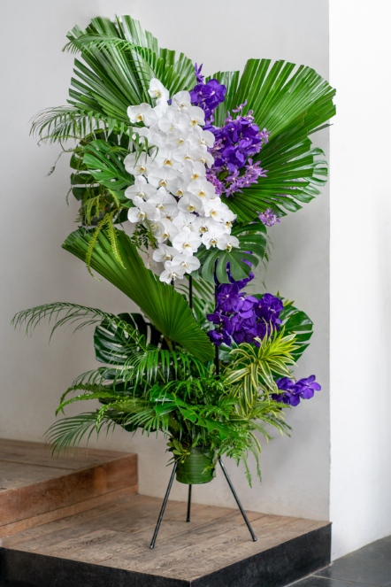 狂草華麗高架花籃